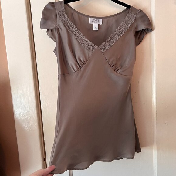 Ladies Ann Taylor Loft Layering Flutter Cap Sleeve Top‎ Size 0P Mo… - Picture 1 of 4